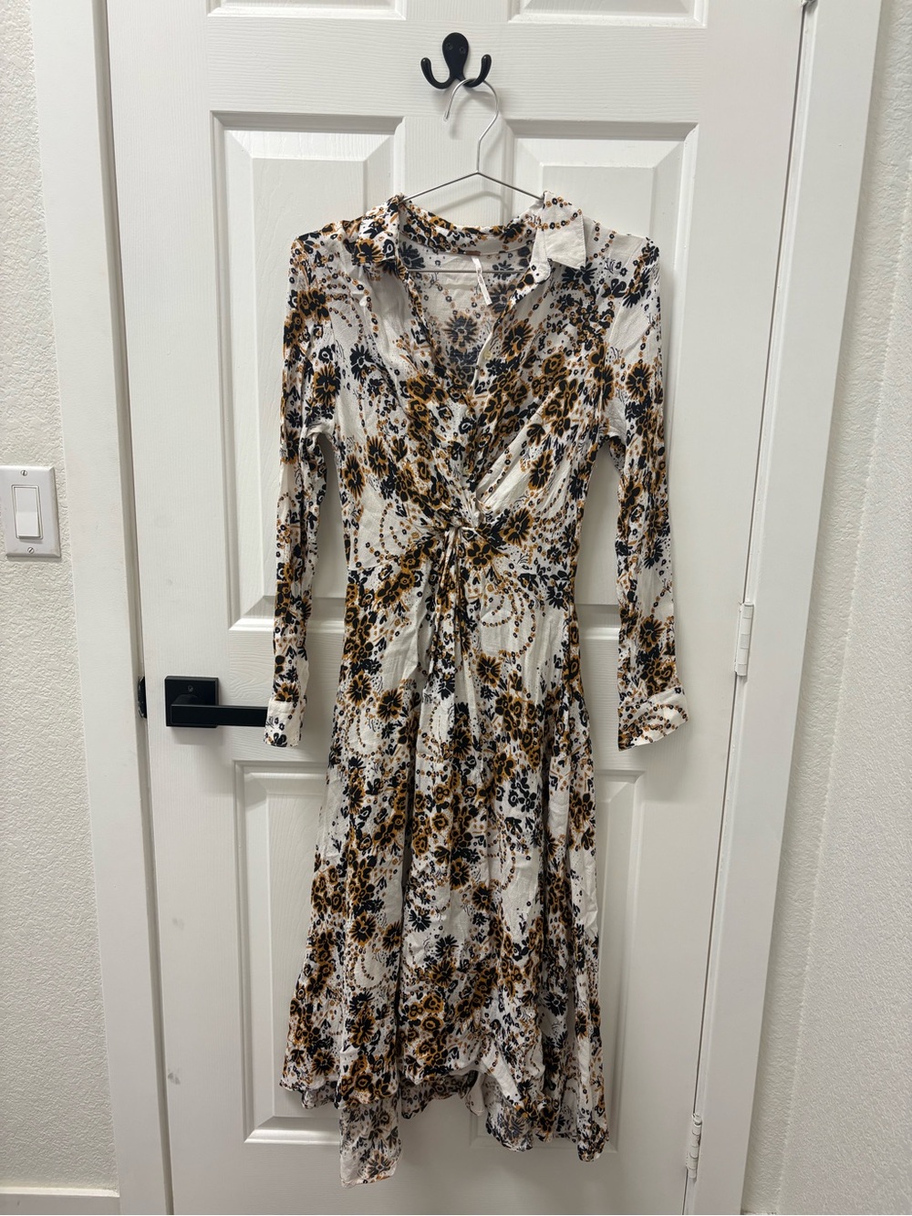 Free People White Floral & Brown Long Sleeve Maxi Dress - Picture 5 of 7